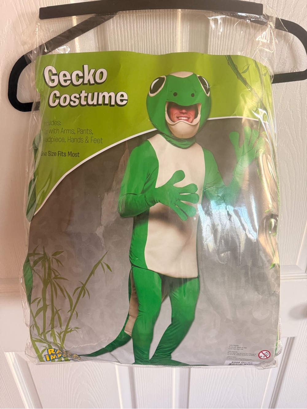 Men’s adult gecko costume. One size fits most.
